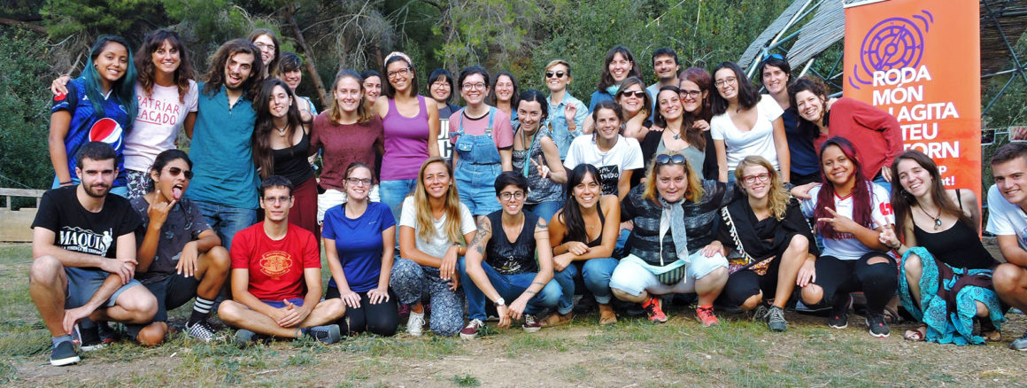Fotografia grupal de voluntaris cooperants del SCI Catalunya