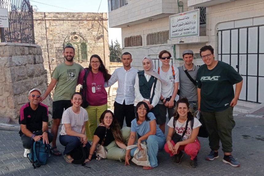 Ten activists from various Catalan organizations visit Palestine