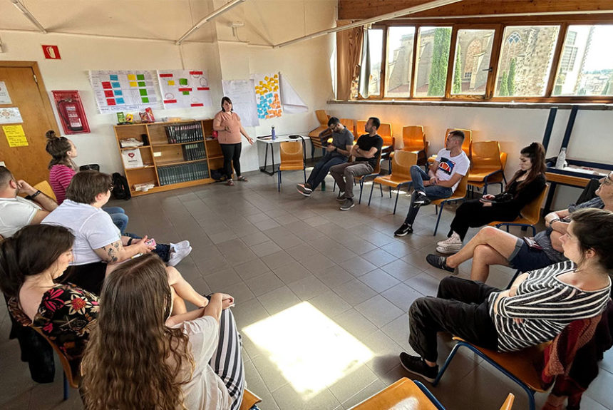 Participa a l’intercanvi juvenil ‘Digging Deep: Exploring the Roots of Ecological Breakdown’